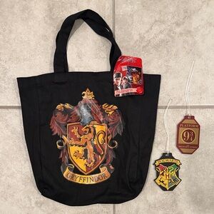 Harry Potter Gryffindor Tote and Luggage Tag Set